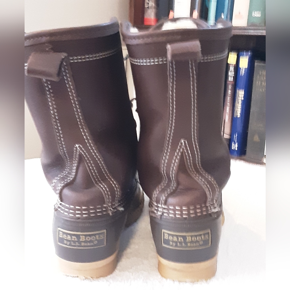 L.L. Bean womens size 7 lined duck boots - Picture 2 of 12